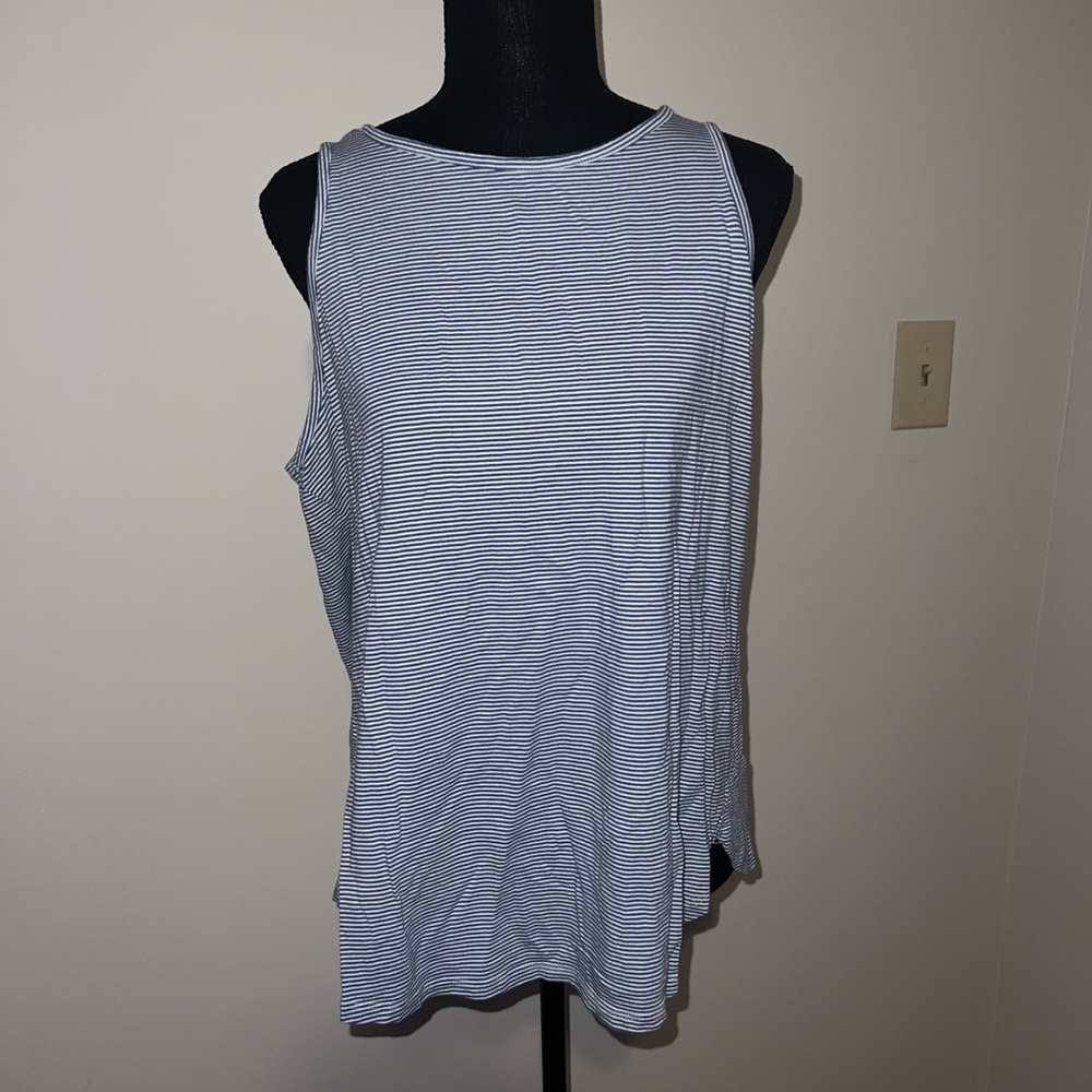 ⭐️3/$30!⭐️ Loft Tank Top